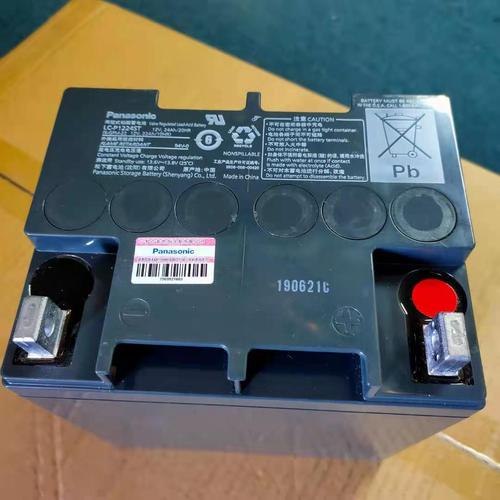 膠體蓄電池產品特點1,深度放電后回充性強,甚至在放電后在未及時補充